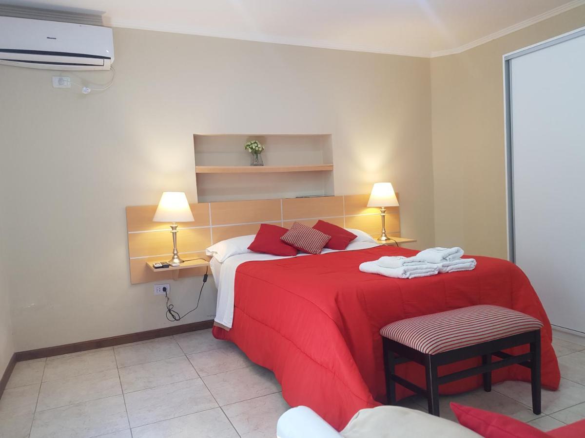 Apart Hotel Savona Капила дел Монте Екстериор снимка