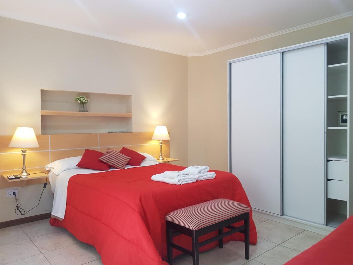 Apart Hotel Savona Капила дел Монте Екстериор снимка