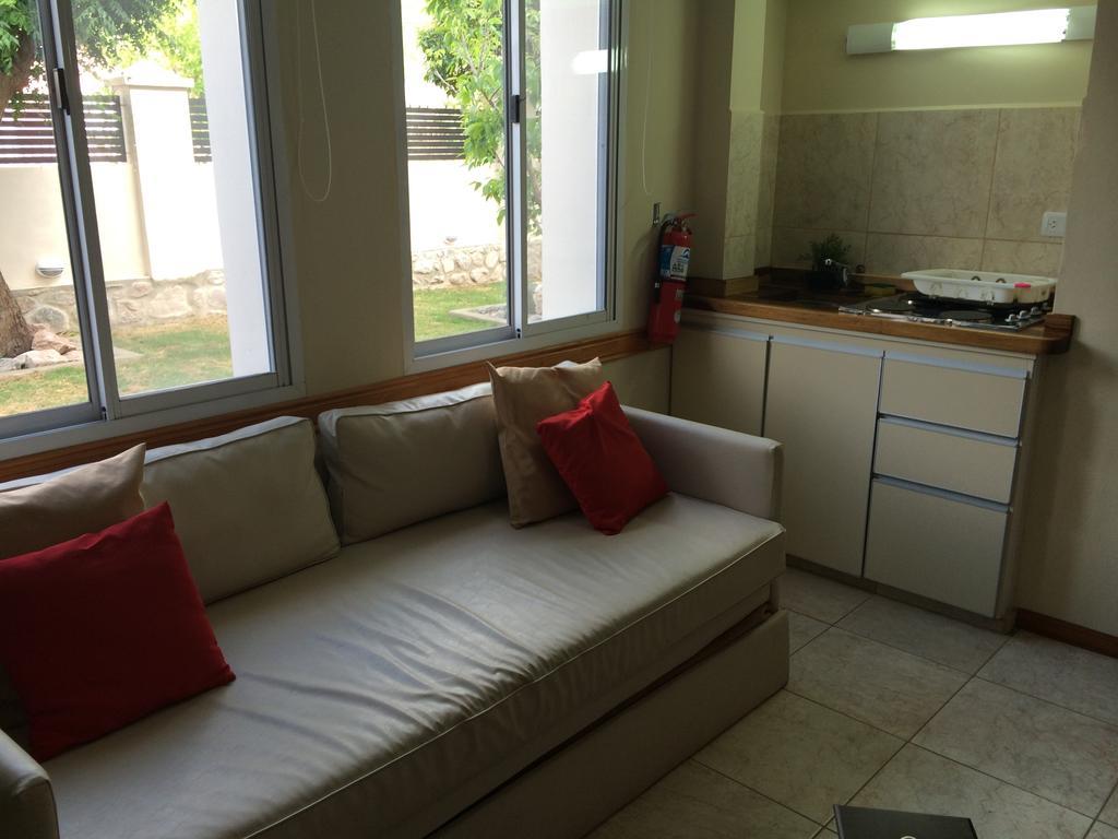 Apart Hotel Savona Капила дел Монте Екстериор снимка